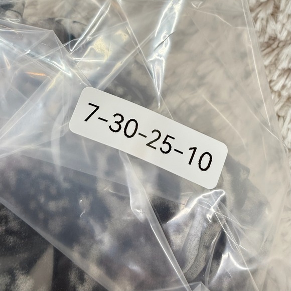 Shein Blouse Women's Large Snakeskin Print Button Down LS Mob Wife Office - Picture 7 of 7